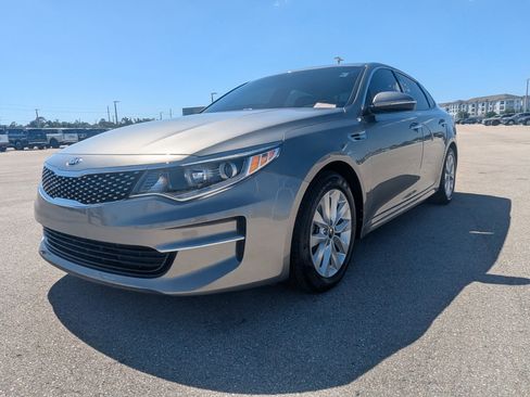Used 2018 Kia Optima EX image 8