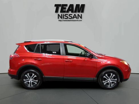 Used 2016 Toyota RAV4 LE image 7