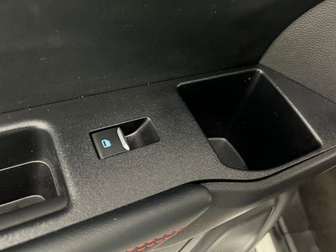 Used 2025 Ford Explorer ST-Line w/ ST-Line Street Pack image 17