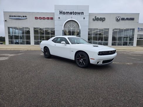 Used 2016 Dodge Challenger R/T Plus RWD image 1
