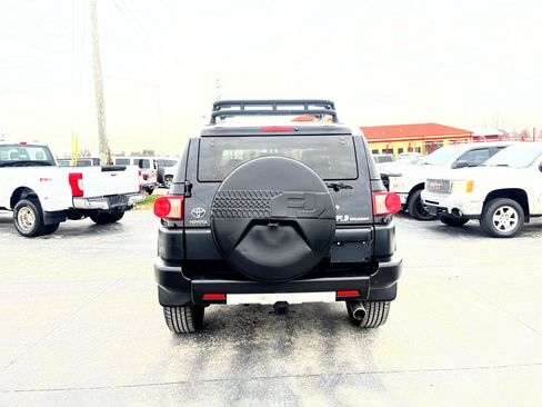 Used 2011 Toyota FJ Cruiser 4WD w/ Convenience Pkg image 4