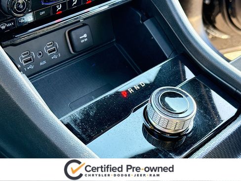 Used 2024 Jeep Grand Cherokee L Altitude image 11