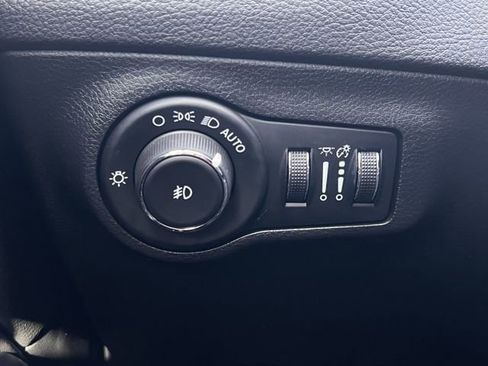 Used 2021 Jeep Compass Latitude w/ Sun and Sound Group image 21