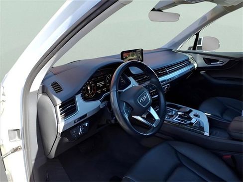 Used 2018 Audi Q7 3.0T Prestige image 12