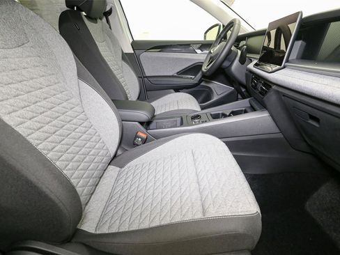 New 2025 Volkswagen Tiguan S image 13