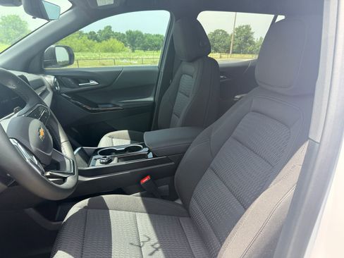 New 2026 Chevrolet Equinox LT w/ Safety and Technology Package FWD image 12
