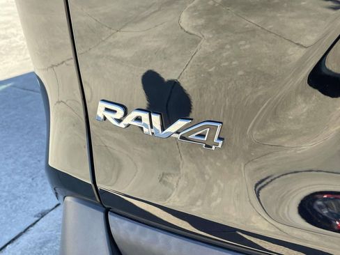 Used 2024 Toyota RAV4 XLE Premium image 9