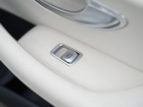 Used 2019 Mercedes-Benz E 300 4MATIC image 37
