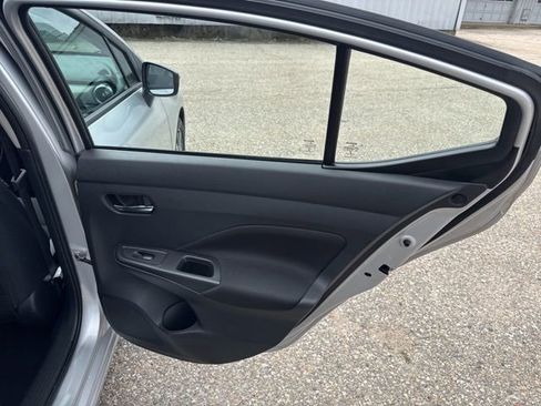 Used 2021 Nissan Versa SV FWD image 15
