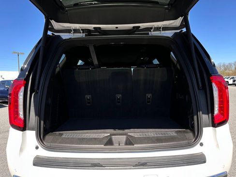Used 2021 GMC Yukon Denali w/ Denali Premium Package image 45
