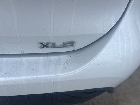 Used 2025 Toyota Highlander XLE image 16