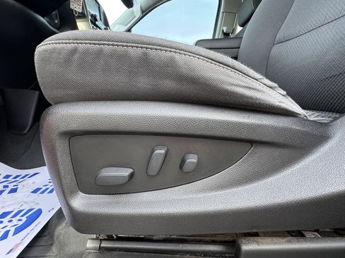 Used 2018 Chevrolet Silverado 1500 LT w/ Texas Edition image 11