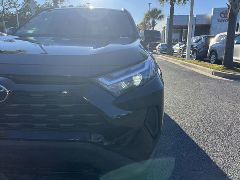 Used 2022 Toyota RAV4 XLE image 5