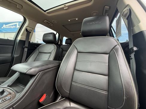 Used 2020 GMC Acadia Denali AWD/4WD image 20