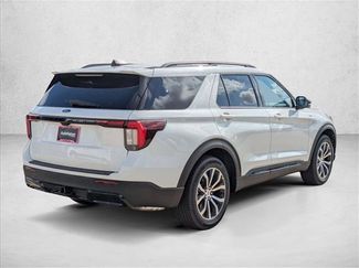 New 2025 Ford Explorer ST-Line video 2