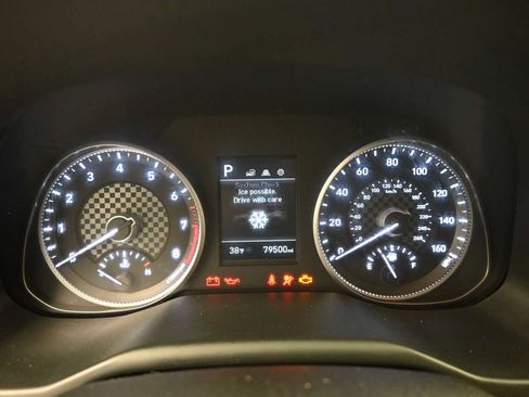 Used 2020 Hyundai Elantra SEL image 16