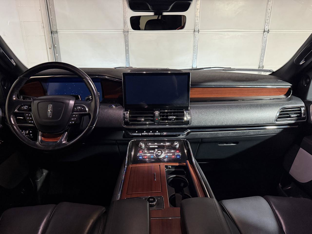 Used 2023 Lincoln Navigator L Reserve AWD/4WD image 16