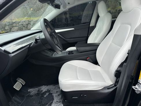 Used 2022 Tesla Model Y Performance image 13