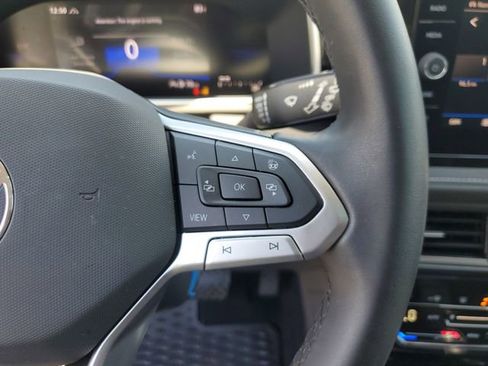 Certified 2025 Volkswagen Taos SE AWD/4WD image 25