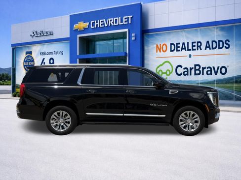 Used 2025 GMC Yukon XL Denali AWD/4WD image 8
