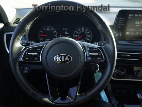 Used 2021 Kia Seltos S image 10