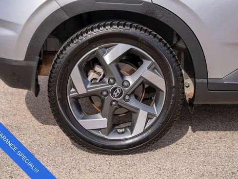 Certified 2023 Hyundai Venue SEL image 9