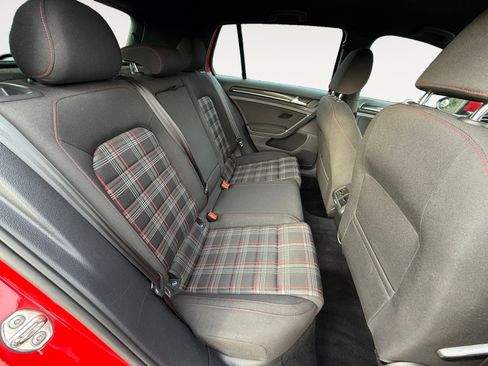 Used 2017 Volkswagen GTI S image 18