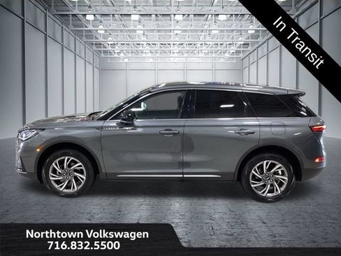 Used 2023 Lincoln Corsair AWD image 2