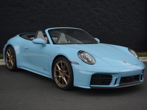 Certified 2025 Porsche 911 Carrera RWD image 9