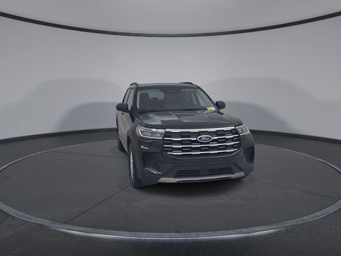 Used 2025 Ford Explorer Active AWD/4WD image 5