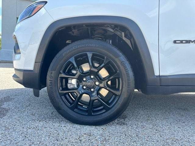 Certified 2025 Jeep Compass Latitude w/ Altitude Special Edition AWD/4WD image 49