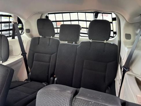 Used 2018 Dodge Grand Caravan SE FWD image 15