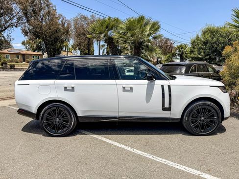 Used 2024 Land Rover Range Rover Long Wheelbase Autobiography AWD/4WD image 16