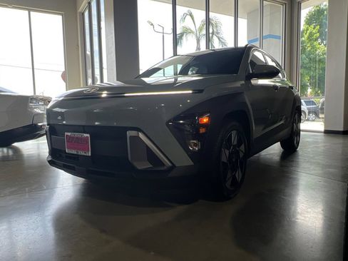 Used 2024 Hyundai Kona SEL FWD image 9