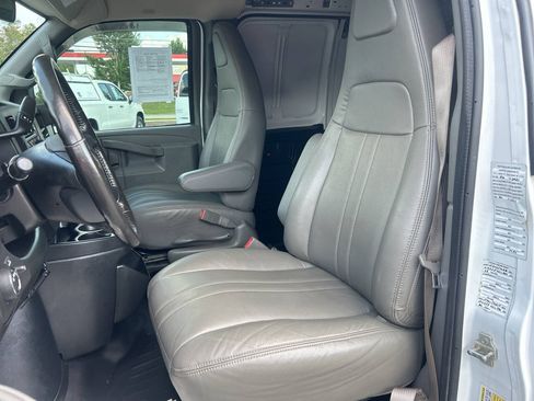Used 2020 Chevrolet Express 2500 Extended w/ Enhanced Convenience Package RWD image 11