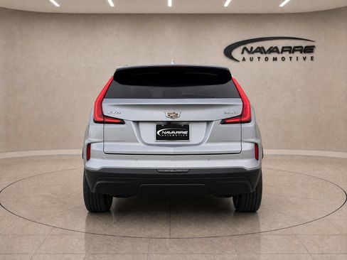 Used 2024 Cadillac XT4 Luxury w/ Cold Weather Package FWD image 6
