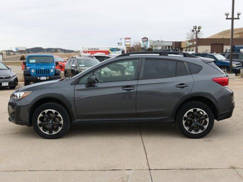 Used 2023 Subaru Crosstrek 2.0i Premium image 3