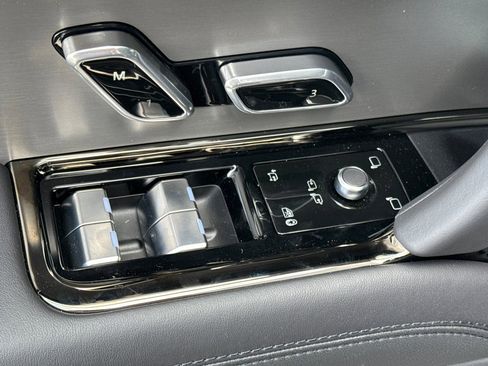 New 2026 Land Rover Range Rover Sport SE AWD/4WD image 11