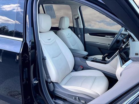 Used 2023 Cadillac XT6 Premium Luxury AWD/4WD image 25