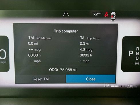 Used 2023 Volvo XC40 B5 Plus AWD/4WD image 15
