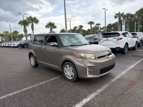 Used 2013 Scion xB FWD image 8