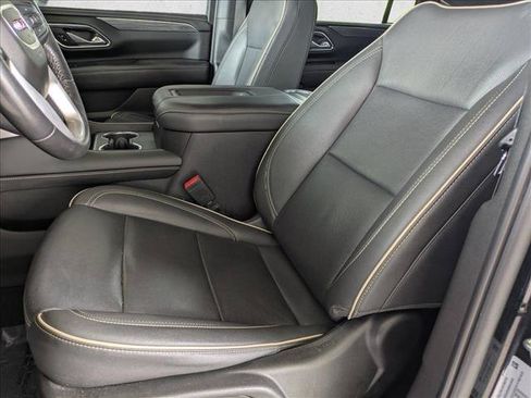 Used 2023 GMC Yukon XL SLT RWD image 16