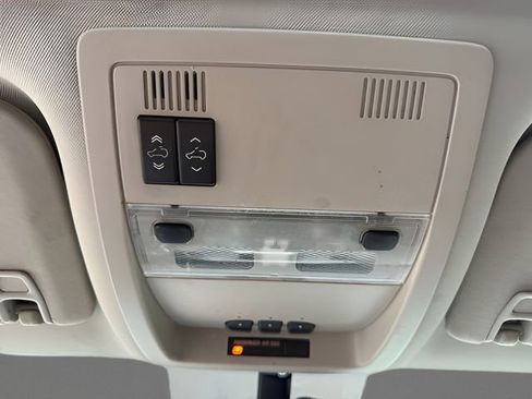 Used 2007 Cadillac Escalade EXT w/ Information Package image 22