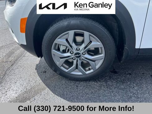 Certified 2024 Kia Seltos S AWD/4WD image 17