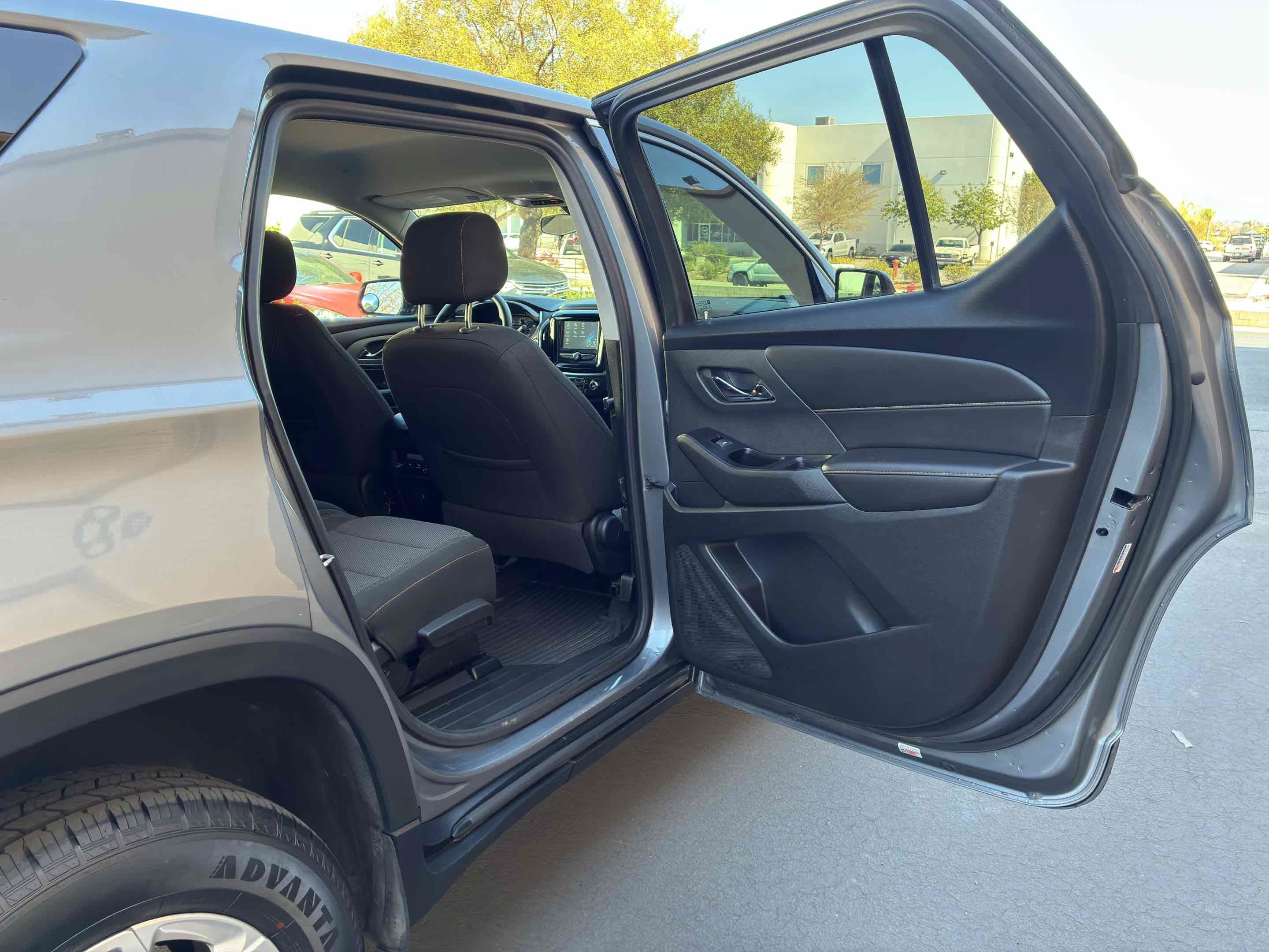 Used 2018 Chevrolet Traverse LS AWD/4WD image 45