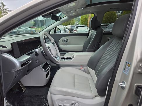 Used 2026 Hyundai Ioniq 9 Calligraphy AWD/4WD image 23