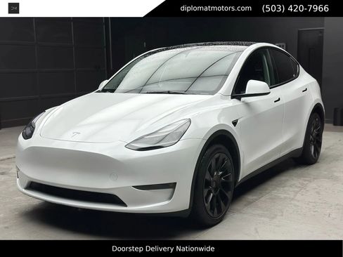Used 2023 Tesla Model Y Long Range image 1
