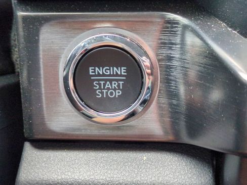Used 2026 Ford F250 Lariat w/ Lariat Premium Package AWD/4WD image 32