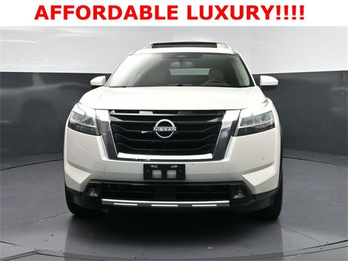 Used 2022 Nissan Pathfinder Platinum w/ Cargo Package image 10