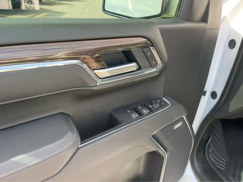 Used 2026 Chevrolet Silverado 1500 LT Trail Boss w/ Convenience Package II AWD/4WD image 11
